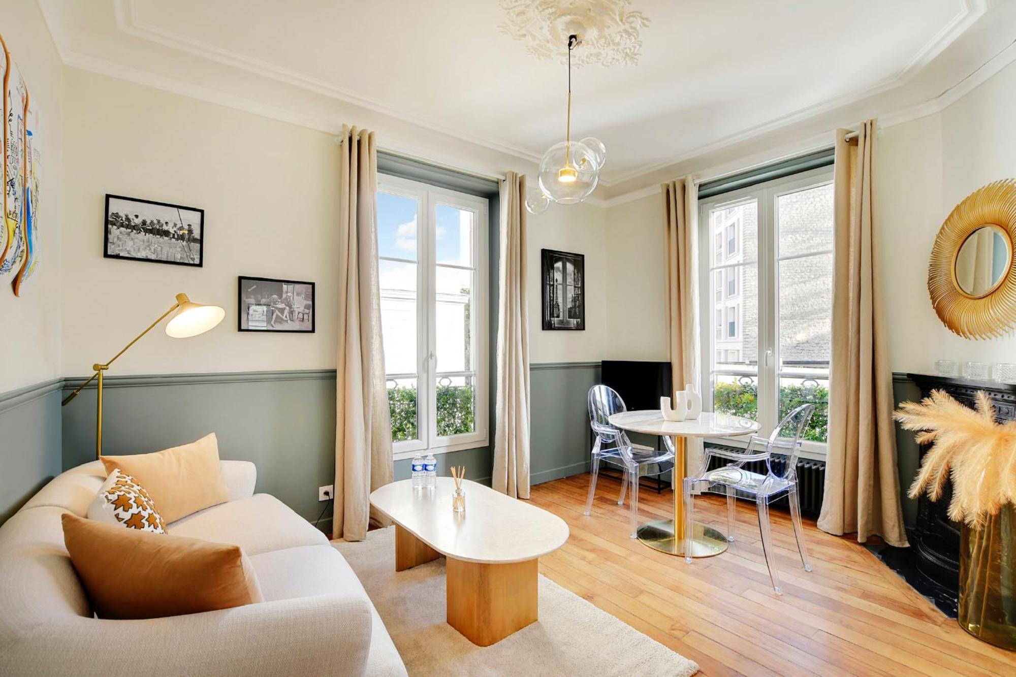 Haussmann By Les Maisons De Charloc Homes * Parijs