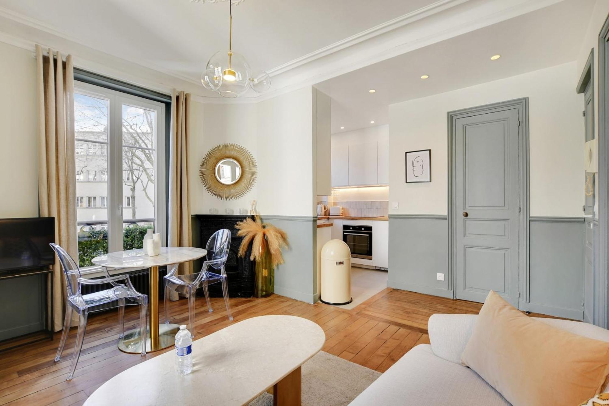 Haussmann By Les Maisons De Charloc Homes Parijs